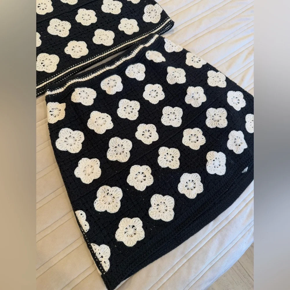 ZARA.Black and White Floral Knit Set
